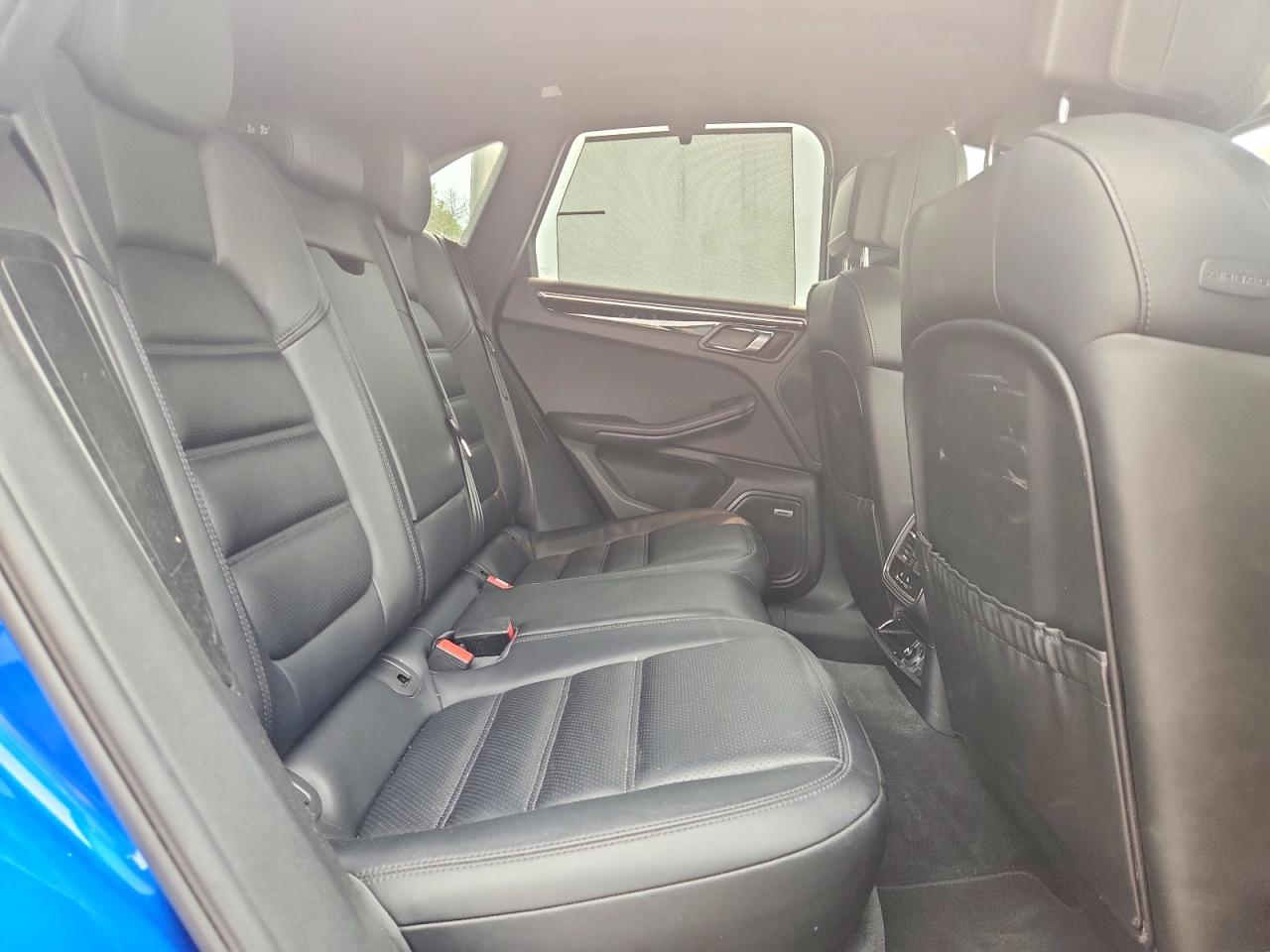 2017 PORSCHE MACAN