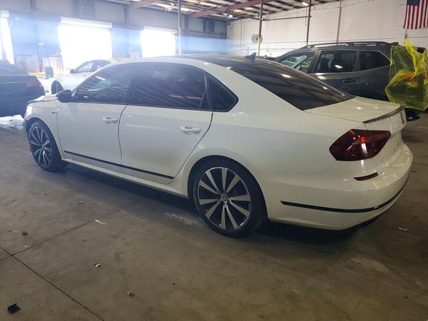 2018 VOLKSWAGEN PASSAT