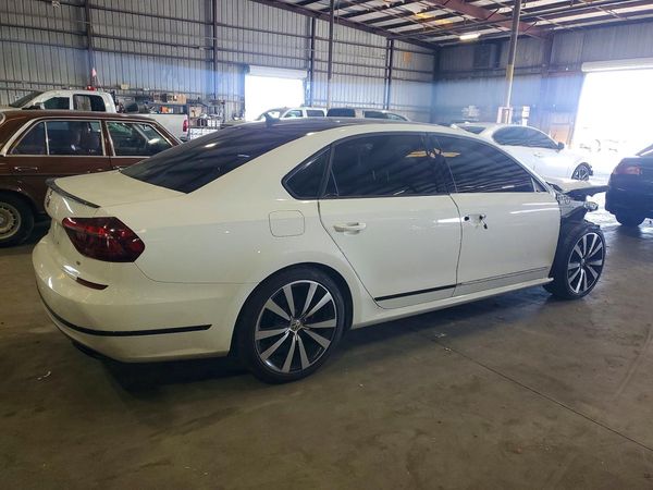 2018 VOLKSWAGEN PASSAT