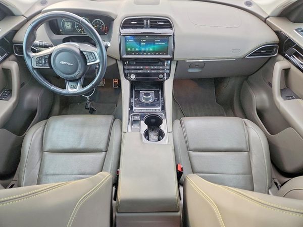 2017 JAGUAR F-PACE R-Sport