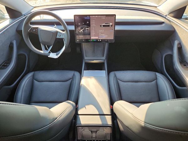 2025 TESLA MODEL 3