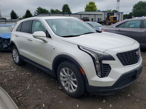 2022 CADILLAC XT4 Luxury