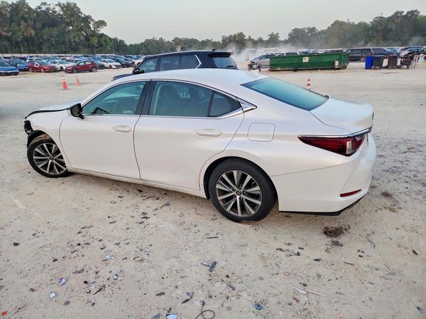 2019 LEXUS ES