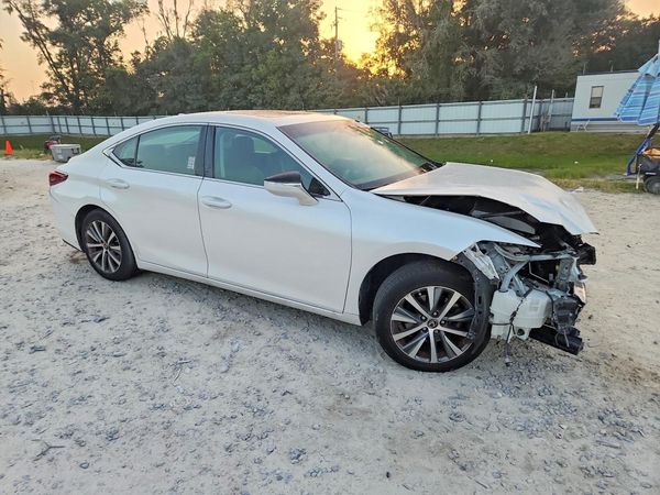 2019 LEXUS ES