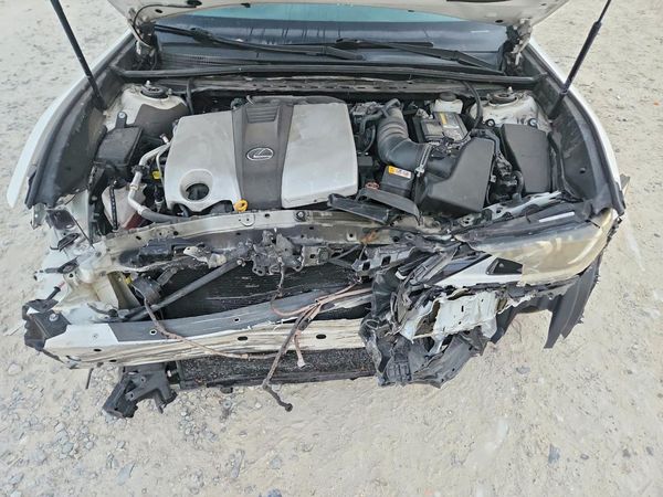 2019 LEXUS ES