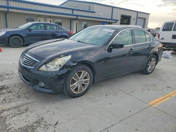 2013 INFINITI G37 — Front 3/4