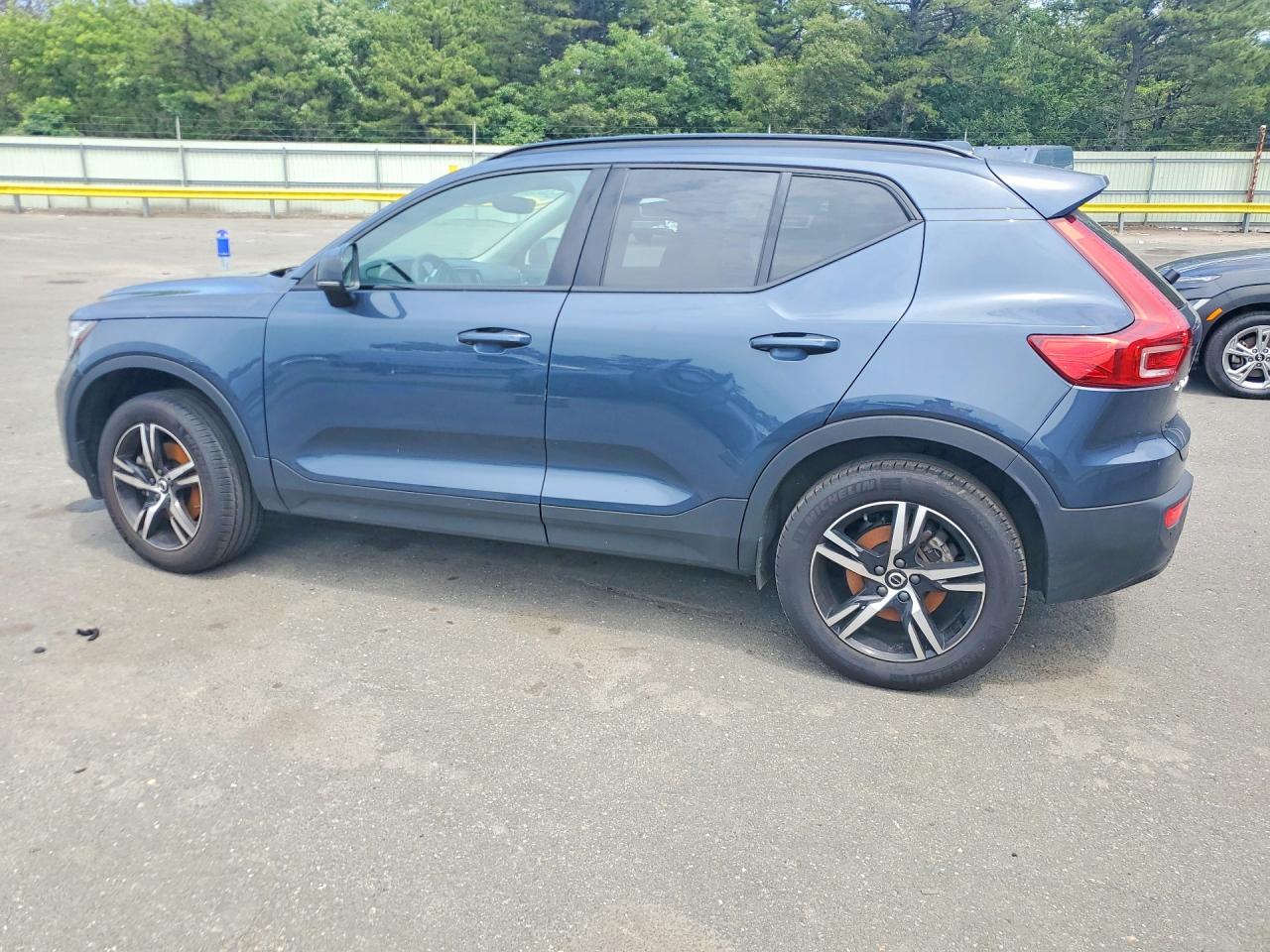 2026 VOLVO XC40 Core