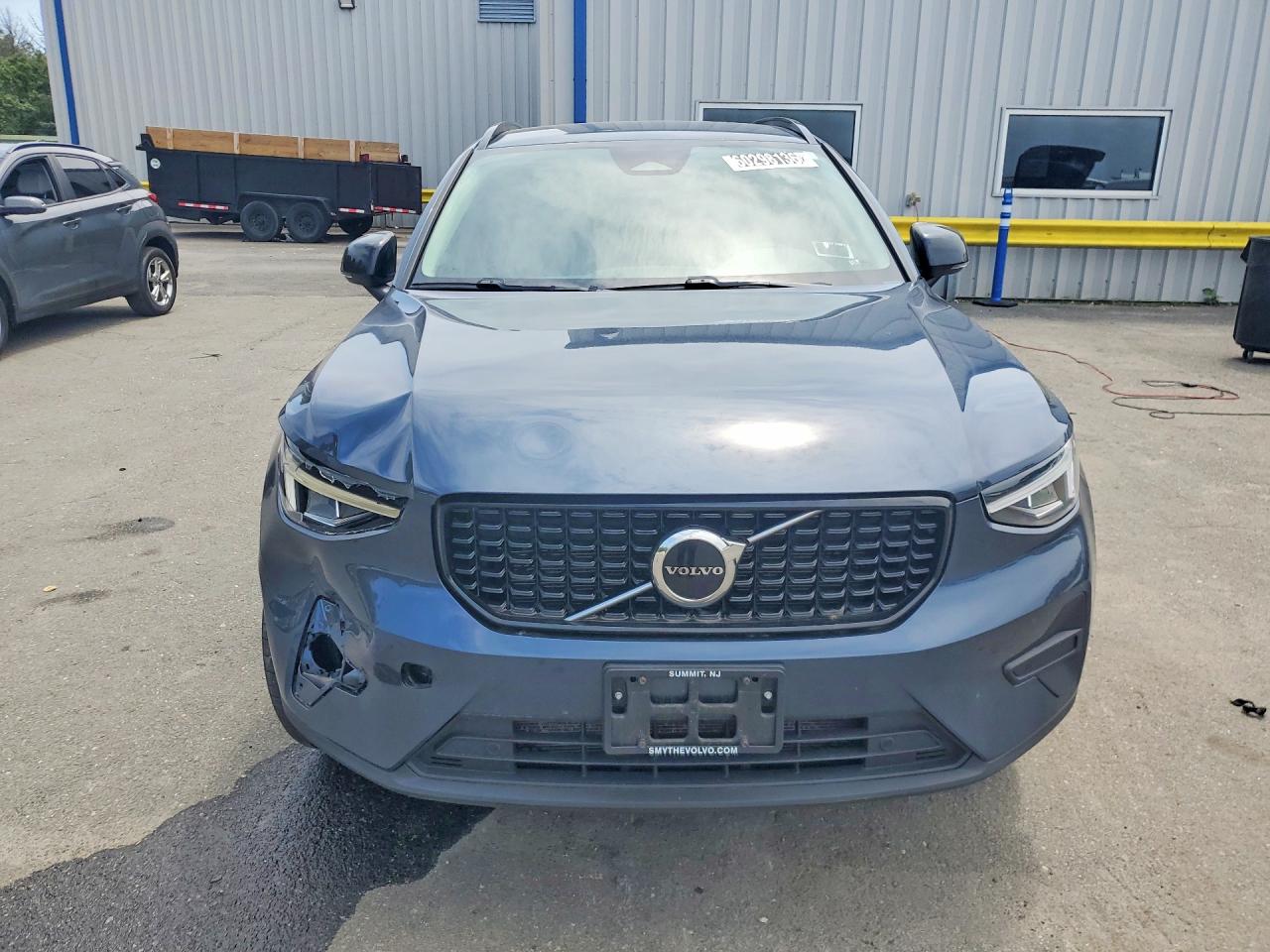 2026 VOLVO XC40 Core