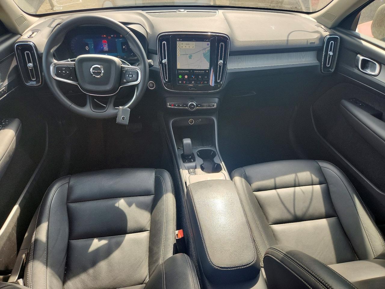 2026 VOLVO XC40 Core
