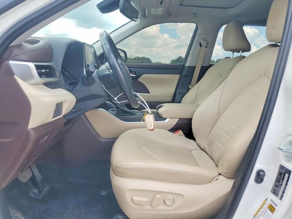 2021 TOYOTA HIGHLANDER XLE