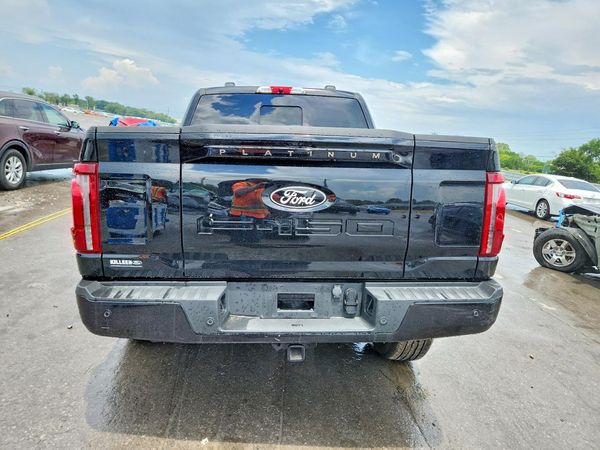 2025 FORD F150 Platinum