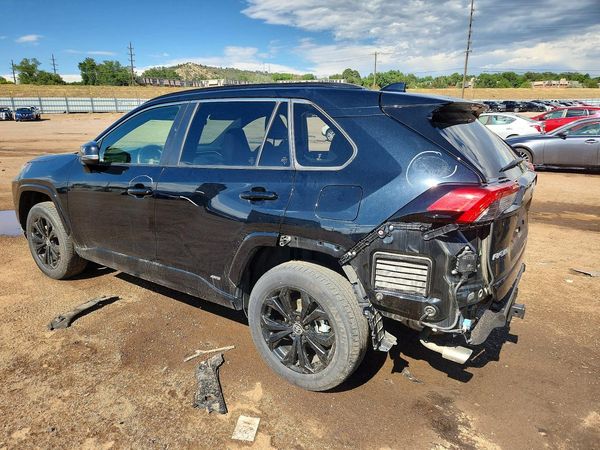 2022 TOYOTA RAV4 SE