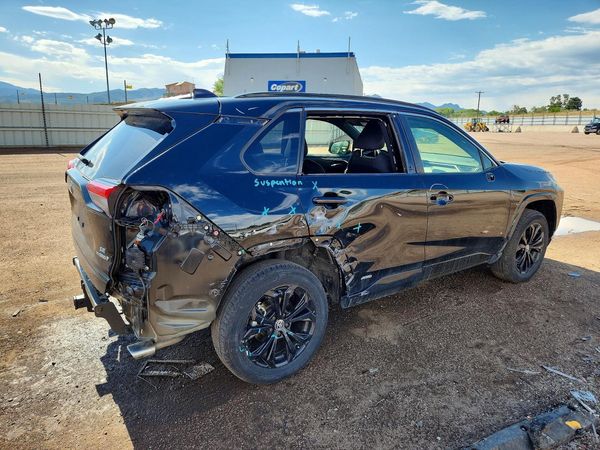 2022 TOYOTA RAV4 SE