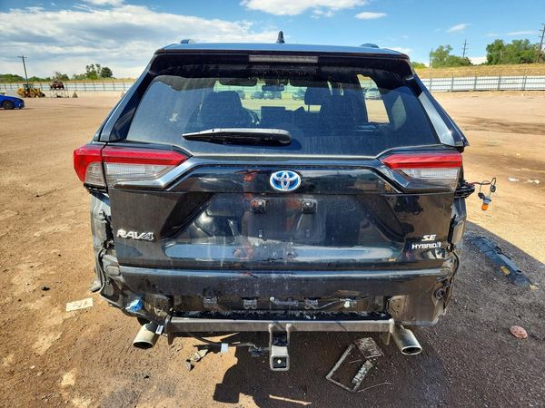 2022 TOYOTA RAV4 SE