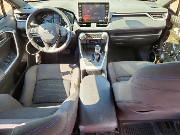 2022 TOYOTA RAV4 SE