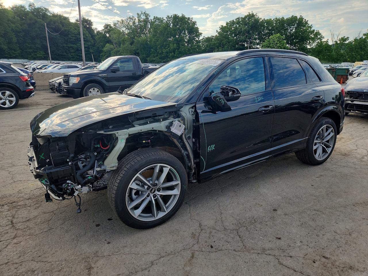 2025 AUDI Q3 S Line quattro Premium