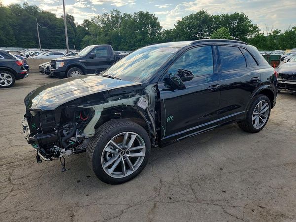 2025 AUDI Q3 S Line quattro Premium