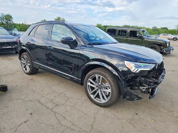 2025 AUDI Q3 S Line quattro Premium