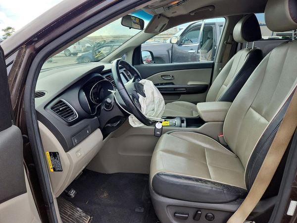 2017 KIA SEDONA LX