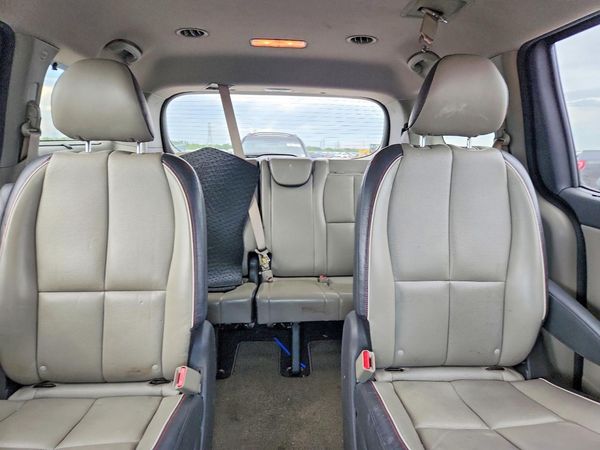 2017 KIA SEDONA LX