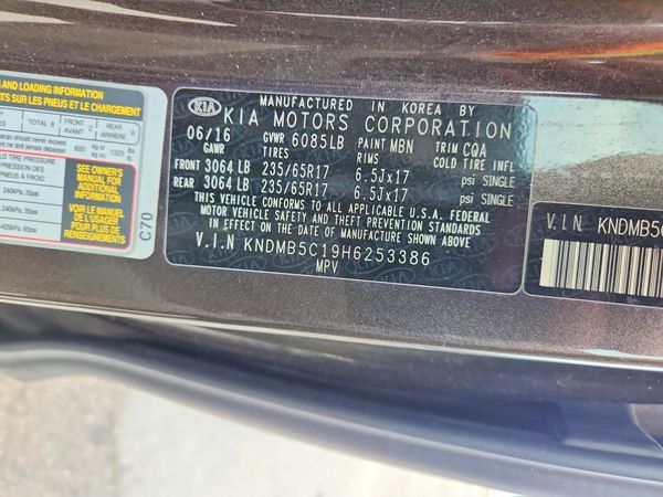 2017 KIA SEDONA LX