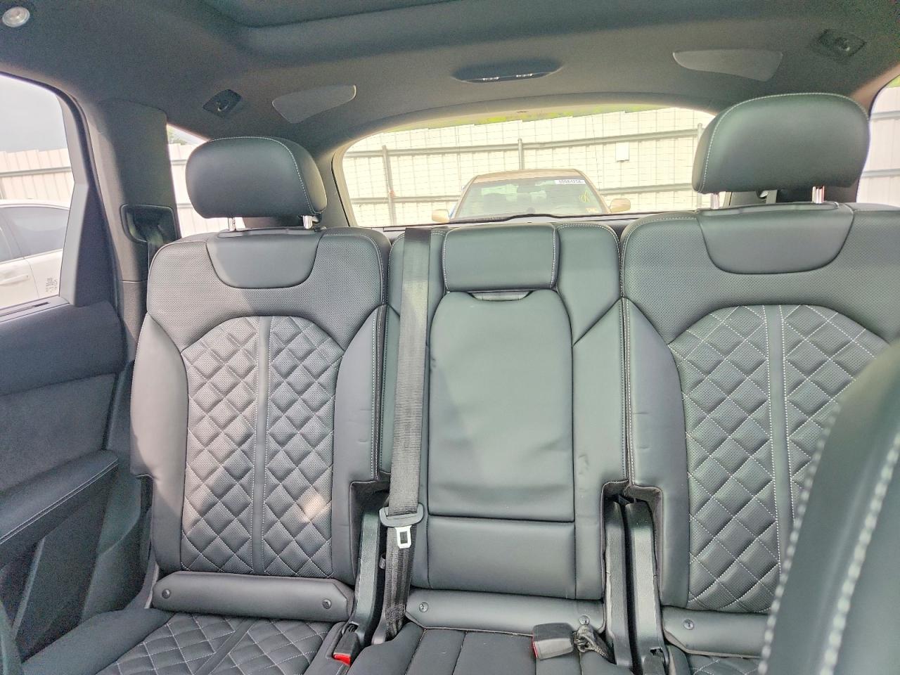 2022 AUDI SQ7 quattro Prestige