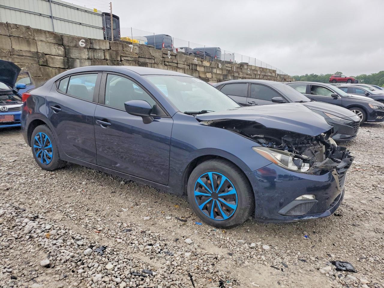 2016 MAZDA 3 SV/Base