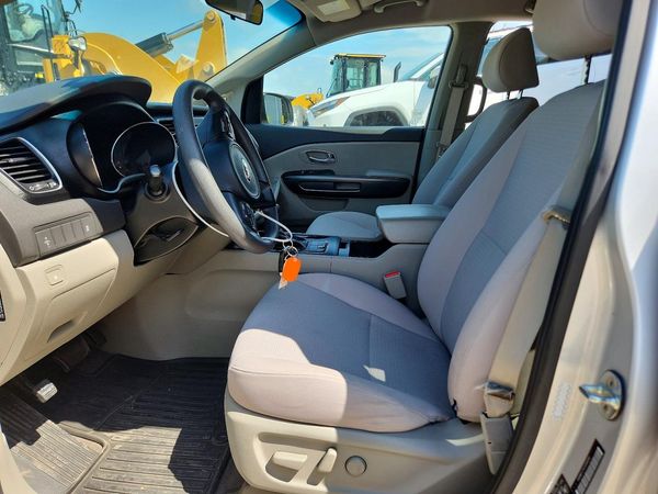 2018 KIA SEDONA LX