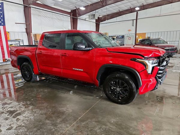 2025 TOYOTA TUNDRA SR5