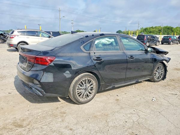 2024 KIA FORTE GT Line