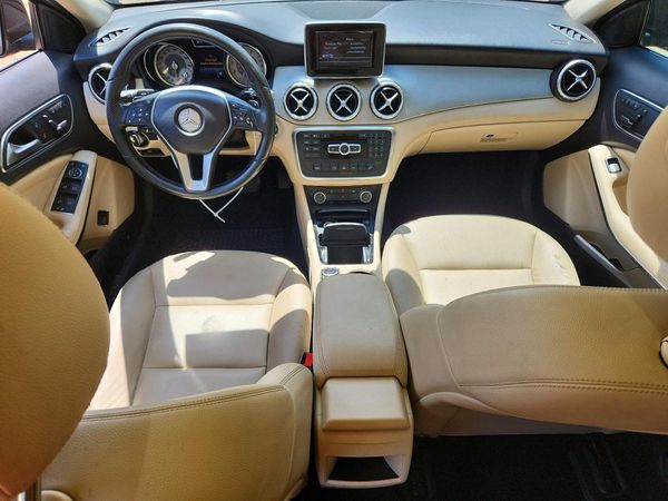 2015 MERCEDES-BENZ GLA