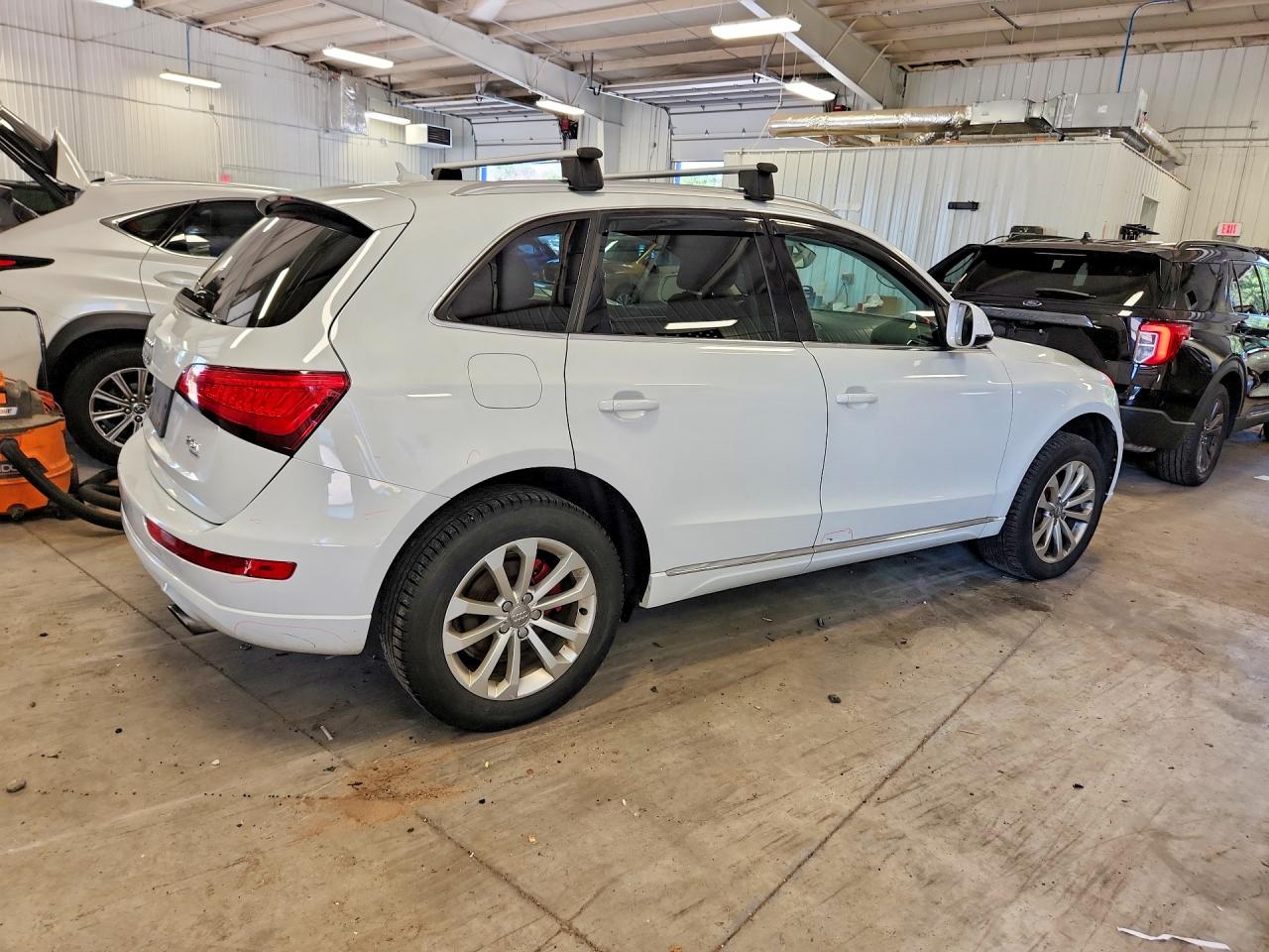 2013 AUDI Q5 Premium Hybrid