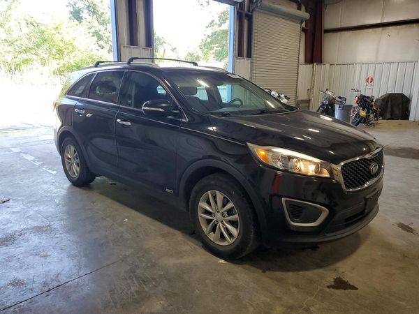 2016 KIA SORENTO L / LX