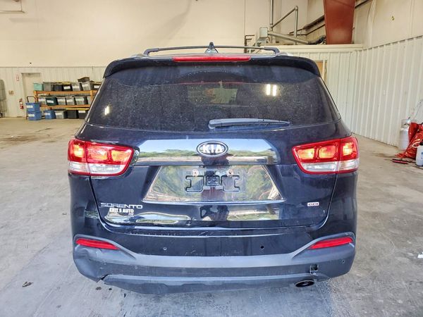 2016 KIA SORENTO L / LX