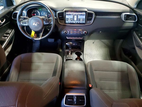 2016 KIA SORENTO L / LX