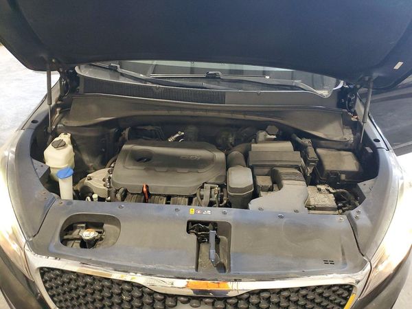 2016 KIA SORENTO L / LX