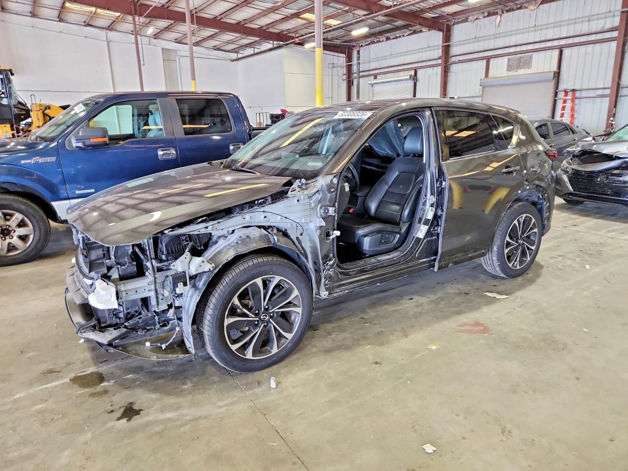 2022 MAZDA CX-5 Premium Package