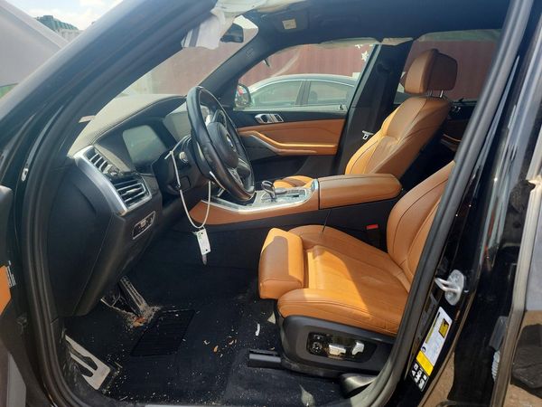 2022 BMW X5 M50i