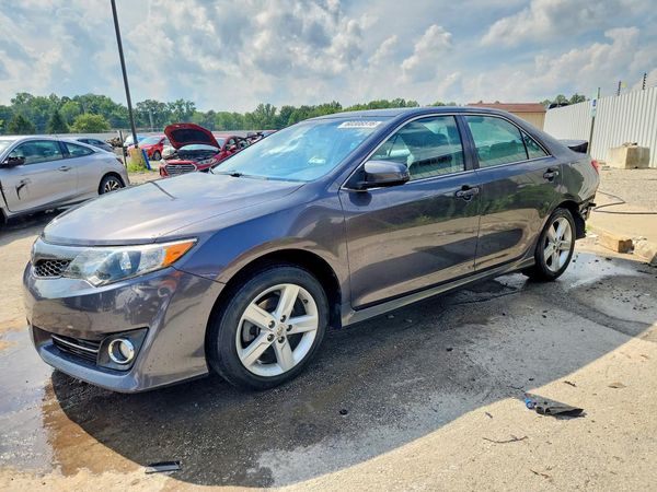 2014 TOYOTA CAMRY