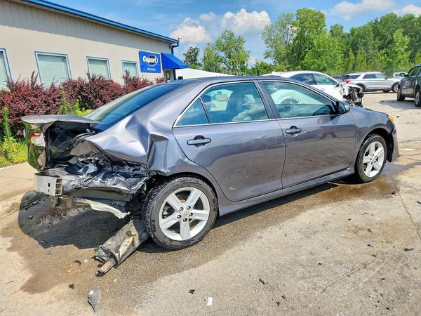 2014 TOYOTA CAMRY
