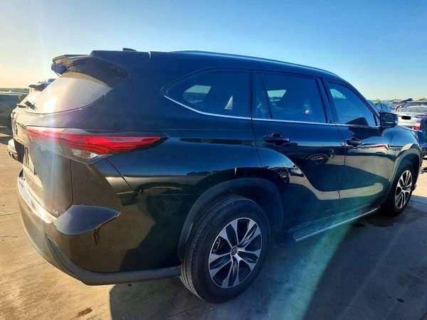 2021 TOYOTA HIGHLANDER