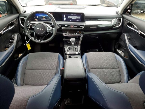 2024 KIA SELTOS S, X-Line