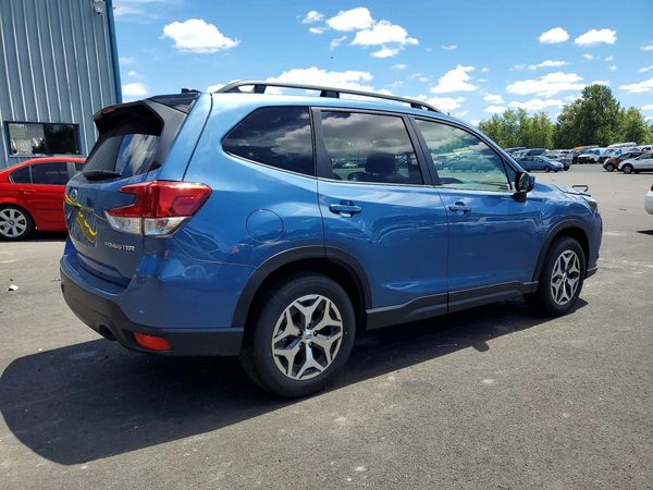 2024 SUBARU FORESTER Premium Base