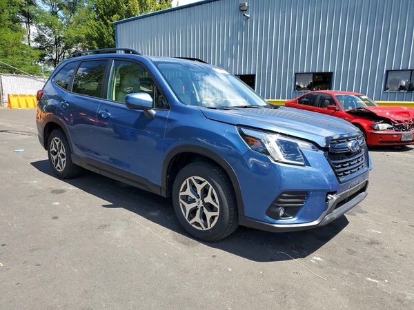 2024 SUBARU FORESTER Premium Base