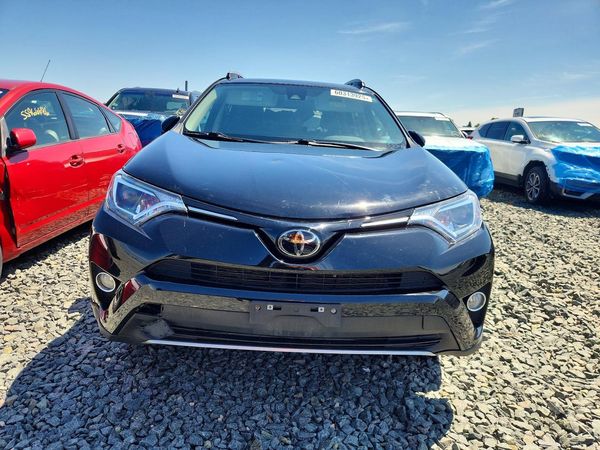 2018 TOYOTA RAV4 Adventure/XLE
