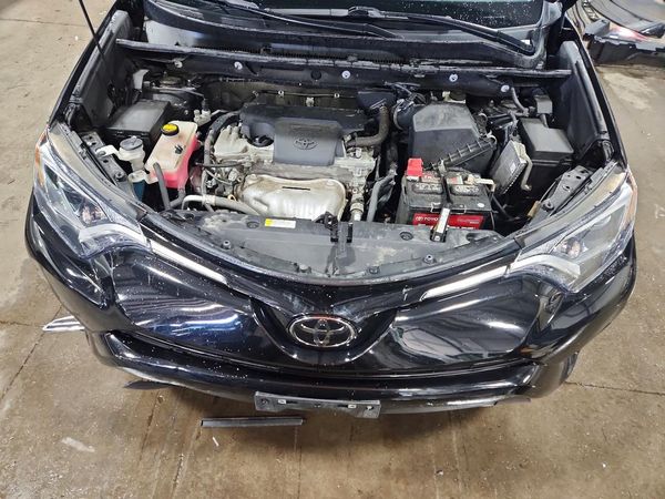 2018 TOYOTA RAV4 Adventure/XLE