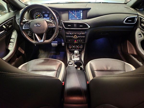 2017 INFINITI QX30