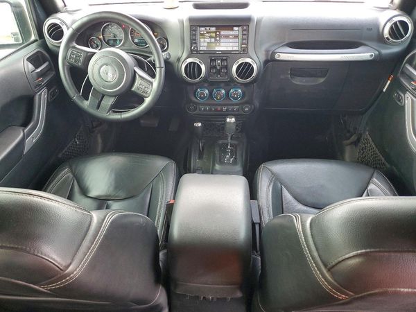 2017 JEEP WRANGLER UNLIMITED SAHARA 4X4
