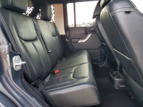 2017 JEEP WRANGLER UNLIMITED SAHARA 4X4