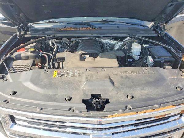 2017 CHEVROLET TAHOE Premier — Engine bay